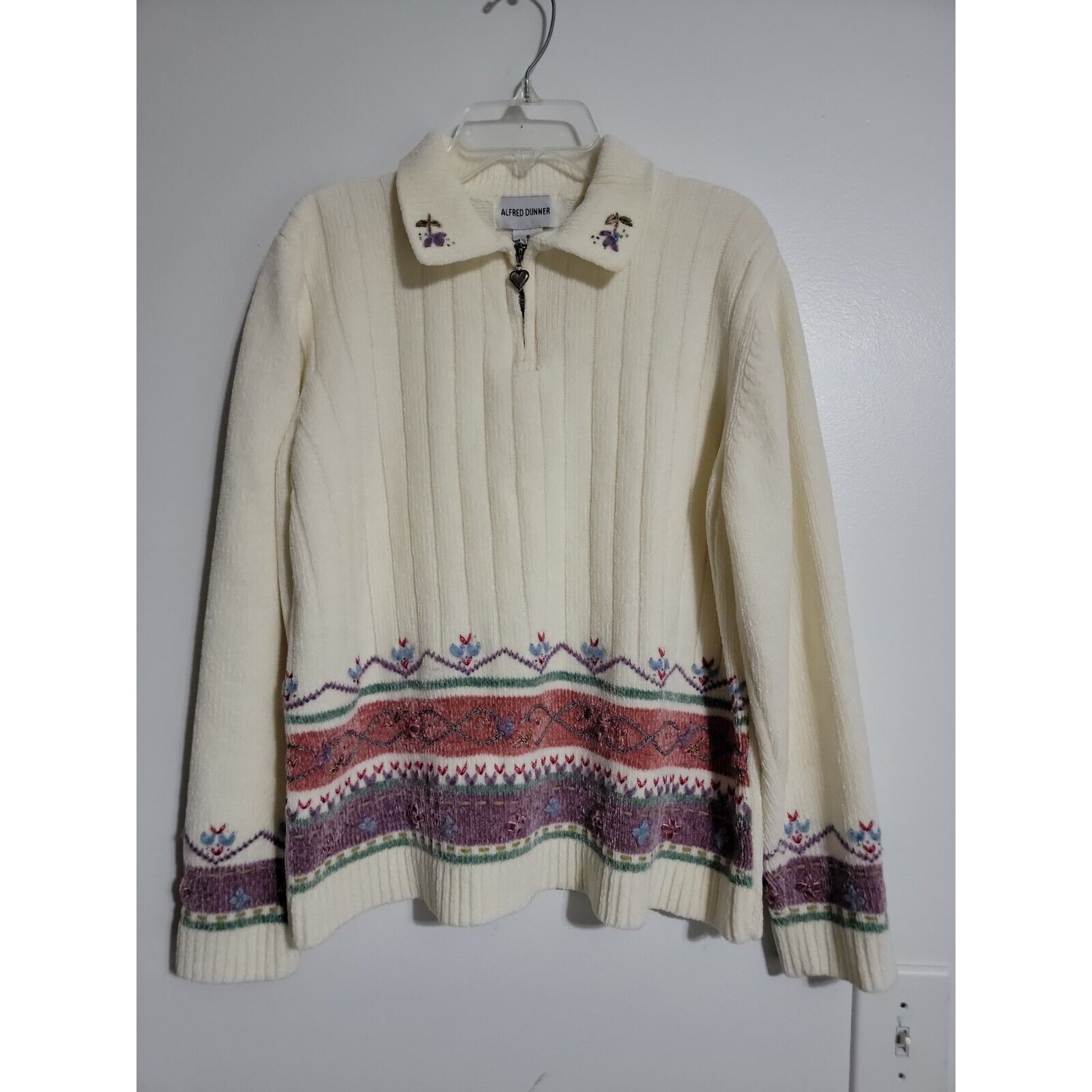 Vintage Alfred Dunner Beige Soft Chenille Embroidered Sweater Size S Vintage Alfred Dunner Beige Soft Chenille Embroidered Sweater Size S